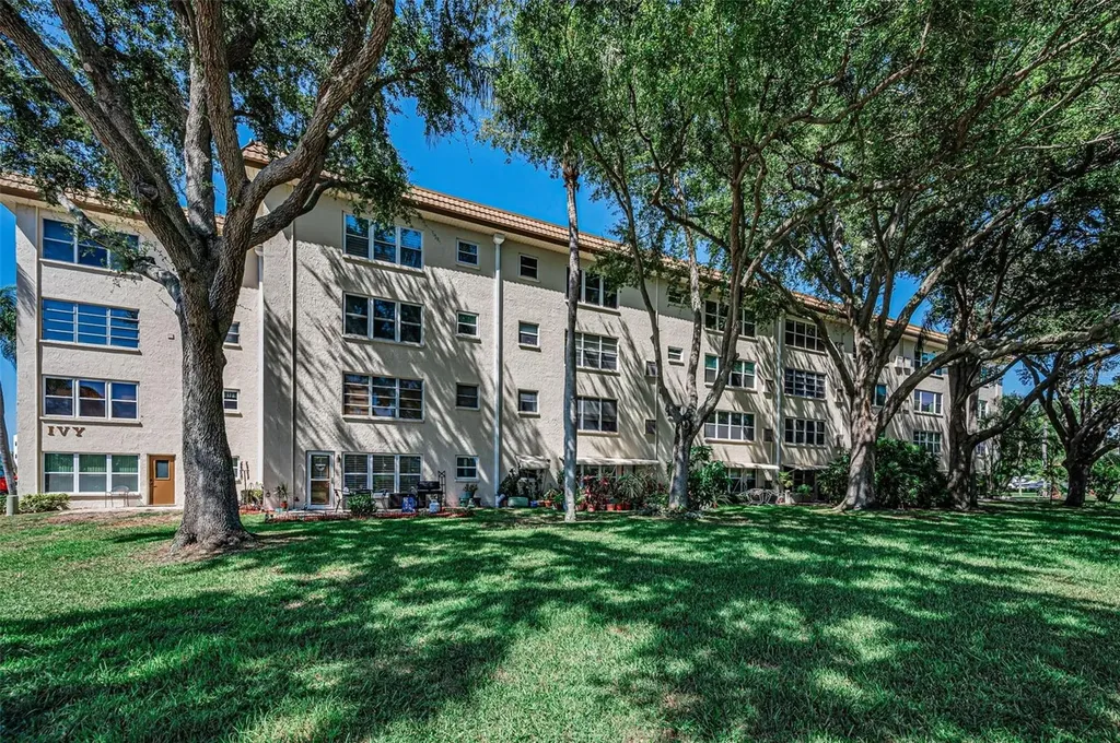 5725 80th Street N St Petersburg FL 33709
