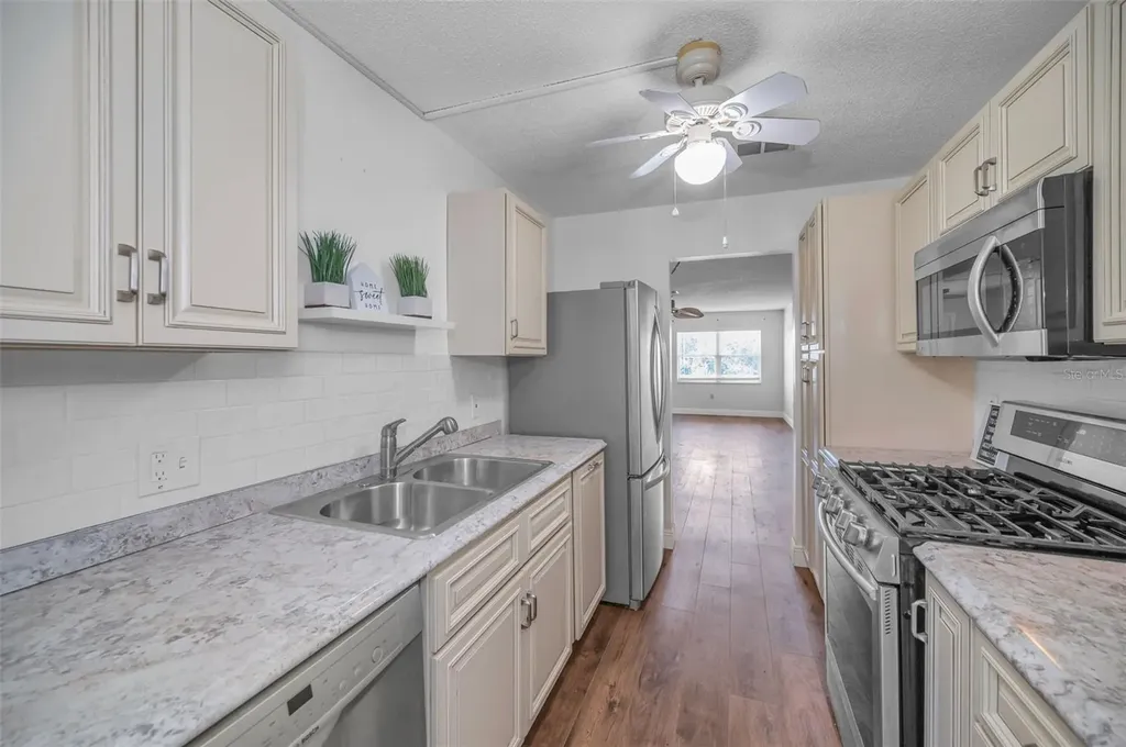 5725 80th Street N St Petersburg FL 33709