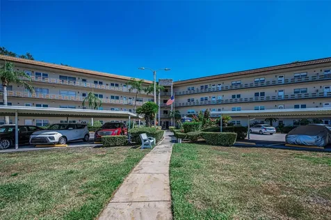 5725 80th Street N St Petersburg FL 33709