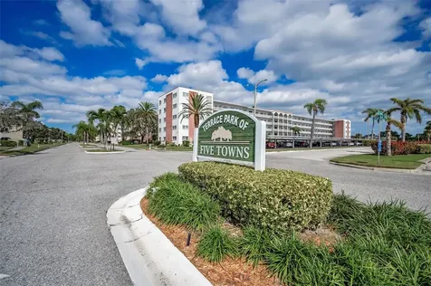 5725 80th Street N St Petersburg FL 33709