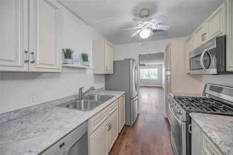 5725 80th Street N St Petersburg FL 33709