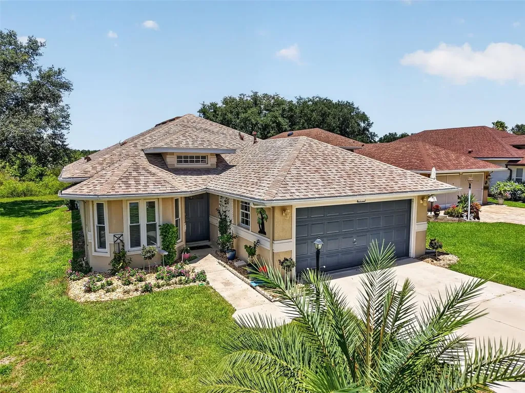 21725 King Richards Way Leesburg FL 34748
