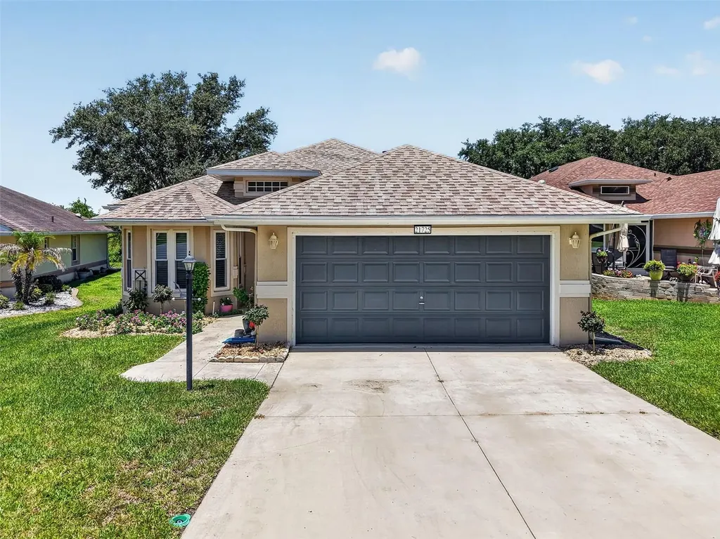 21725 King Richards Way Leesburg FL 34748