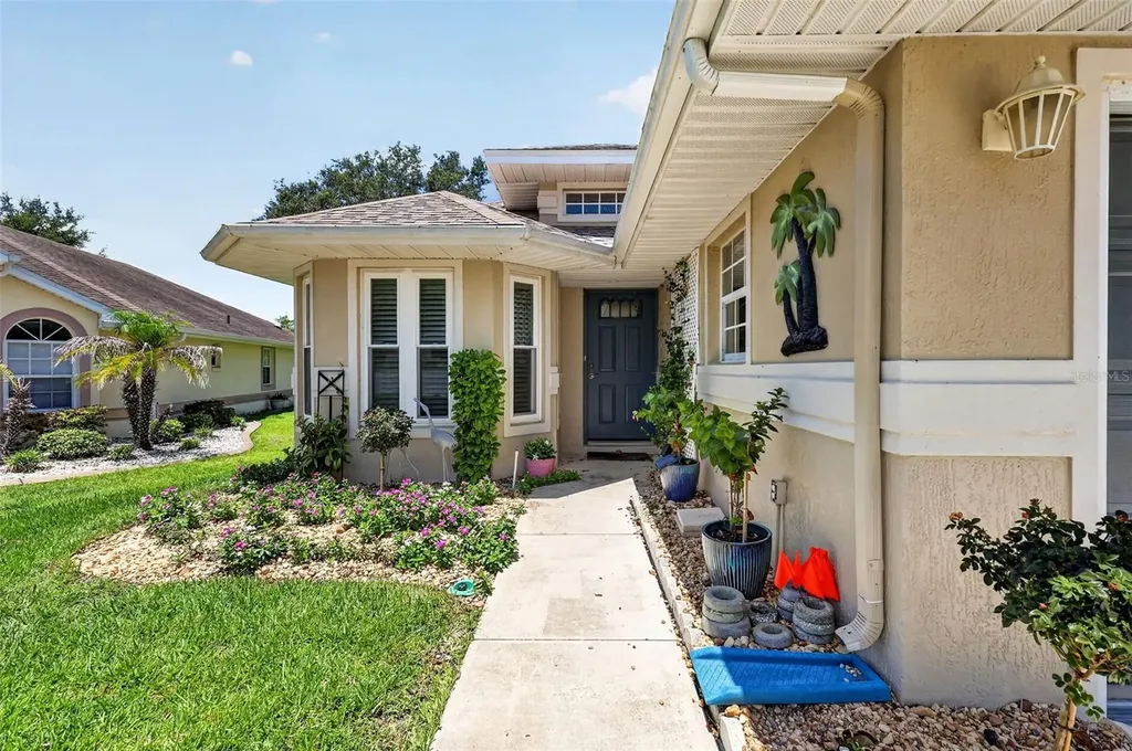 21725 King Richards Way Leesburg FL 34748