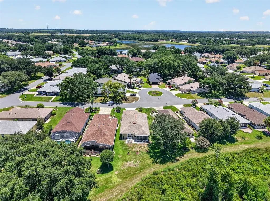 21725 King Richards Way Leesburg FL 34748