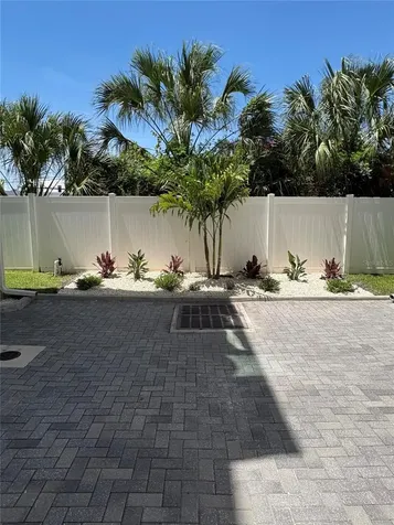 343 8th Street N St Petersburg FL 33701