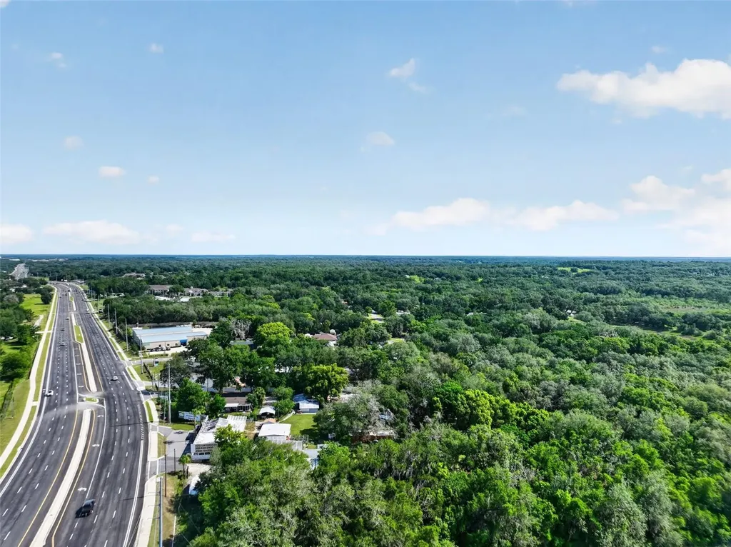 1945 S Us Highway 441 Lady Lake FL 32159