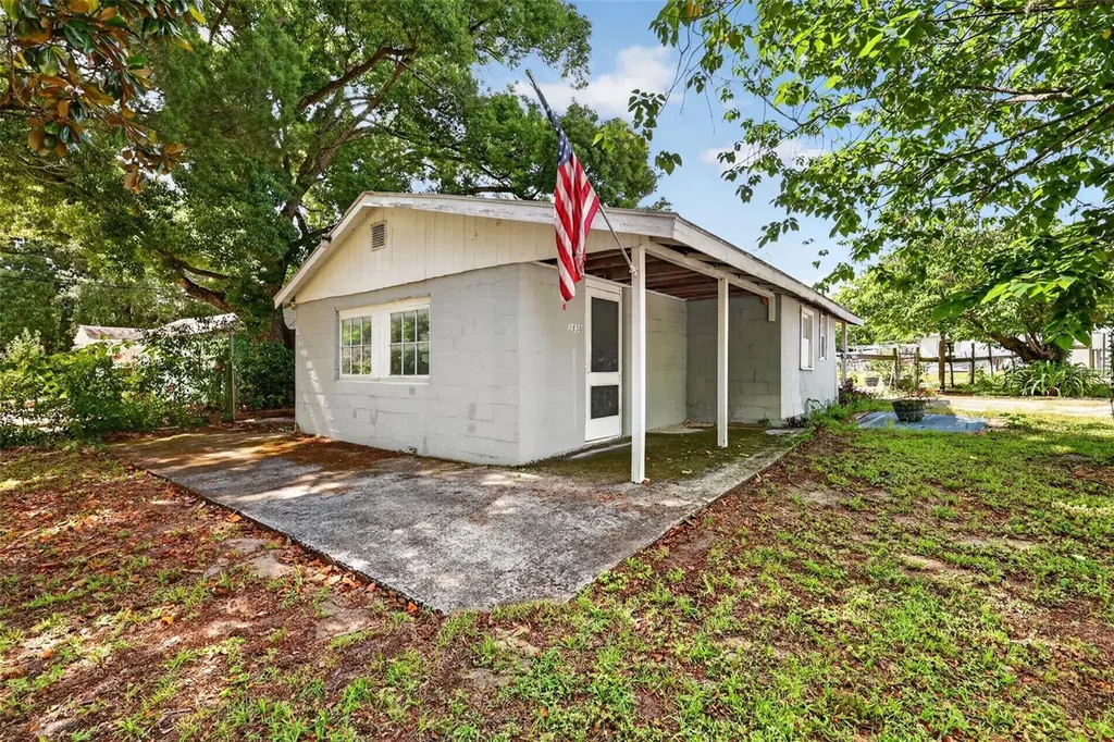 1945 S Us Highway 441 Lady Lake FL 32159