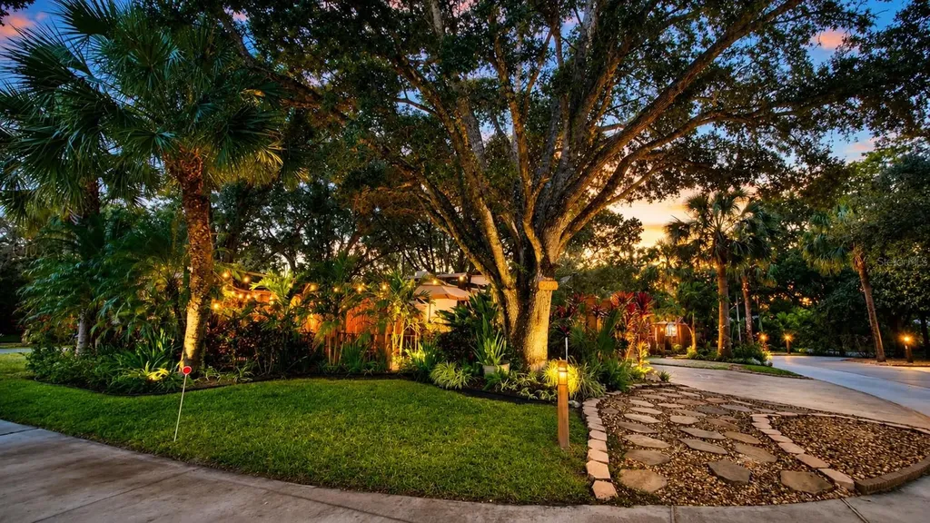 219 E Appaloosa Trail River Ranch FL 33867