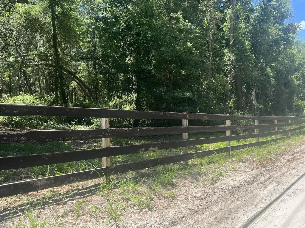 1425 Renbar Road De Leon Springs FL 32130