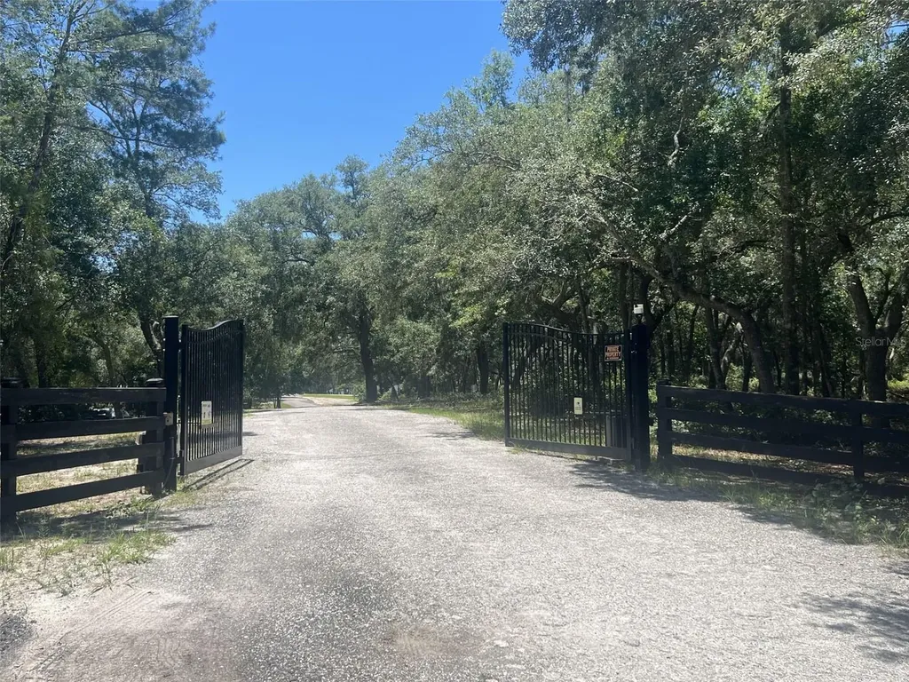 1425 Renbar Road De Leon Springs FL 32130