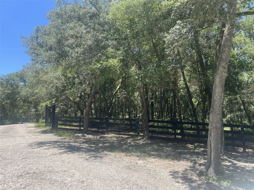 1425 Renbar Road De Leon Springs FL 32130