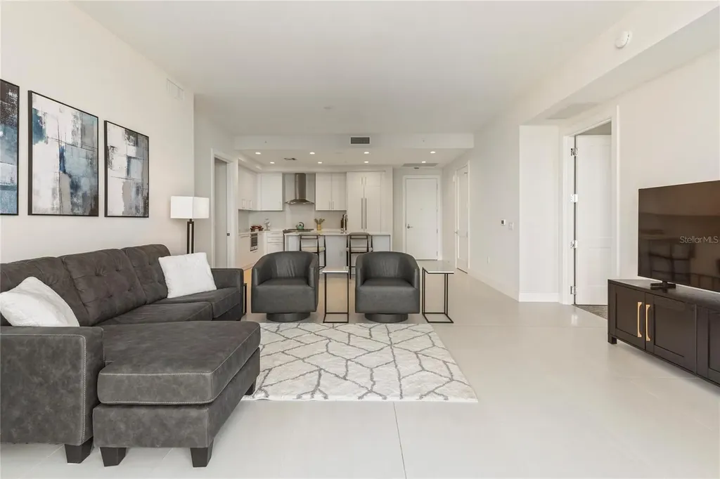 275 1st Avenue S St Petersburg FL 33701