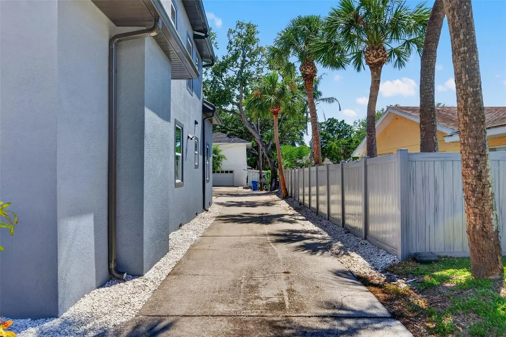 310 Park Street N St Petersburg FL 33710