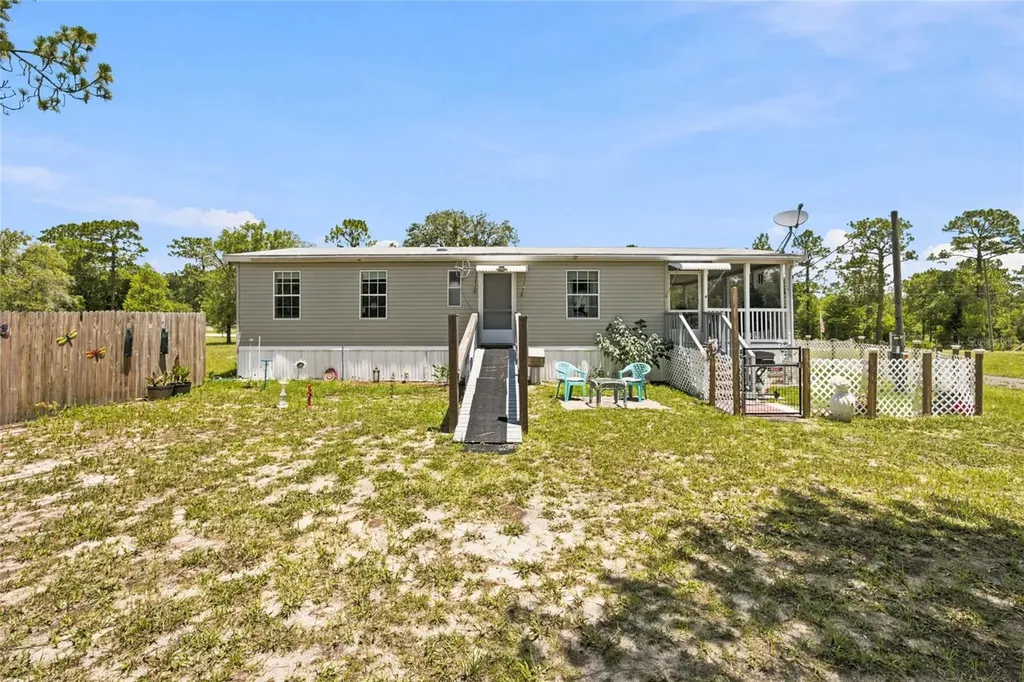 13330 SE 21st Place Morriston FL 32668