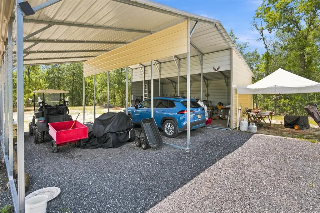 13330 SE 21st Place Morriston FL 32668