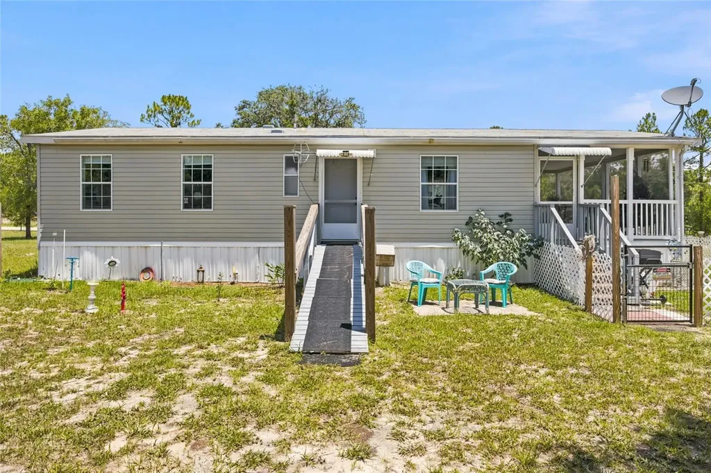13330 SE 21st Place Morriston FL 32668