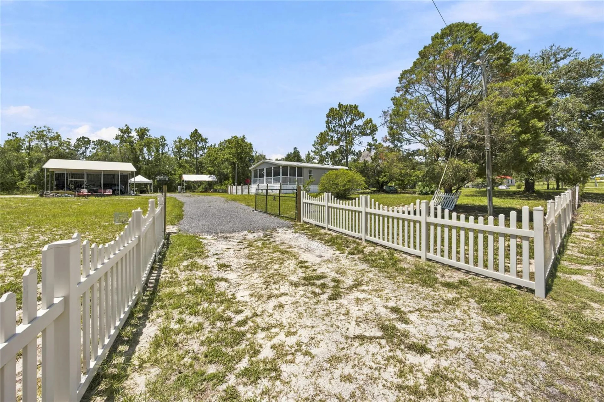 13330 SE 21st Place Morriston FL 32668