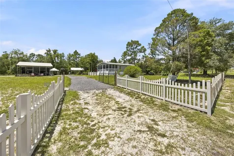 13330 SE 21st Place Morriston FL 32668