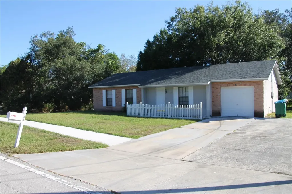 745 Whitewood Drive Deltona FL 32725