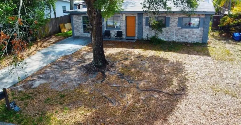 7011 Conifer Drive Tampa FL 33637