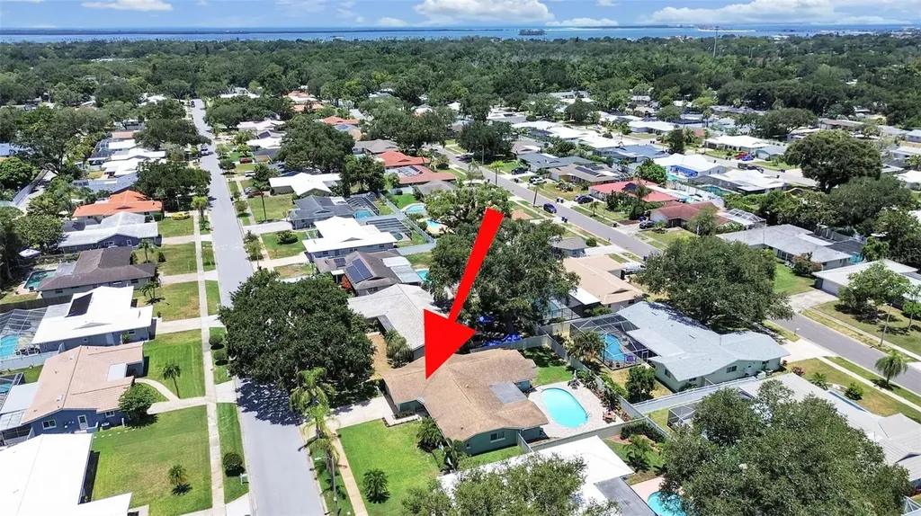 1110 Mclean Street Dunedin FL 34698