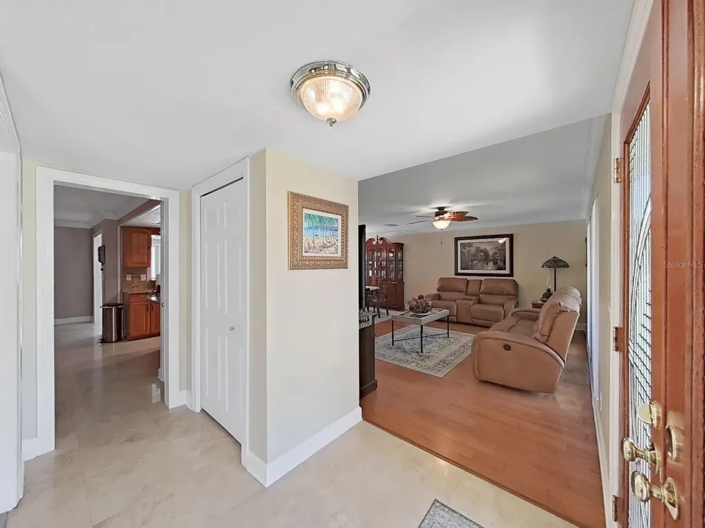 1110 Mclean Street Dunedin FL 34698