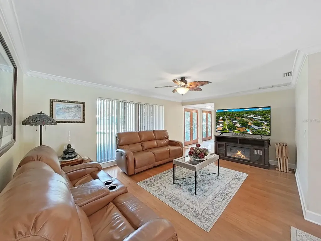 1110 Mclean Street Dunedin FL 34698