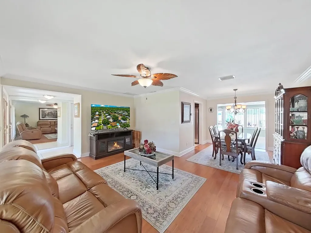 1110 Mclean Street Dunedin FL 34698