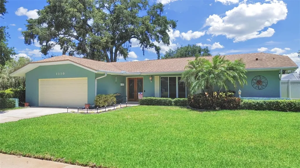 1110 Mclean Street Dunedin FL 34698