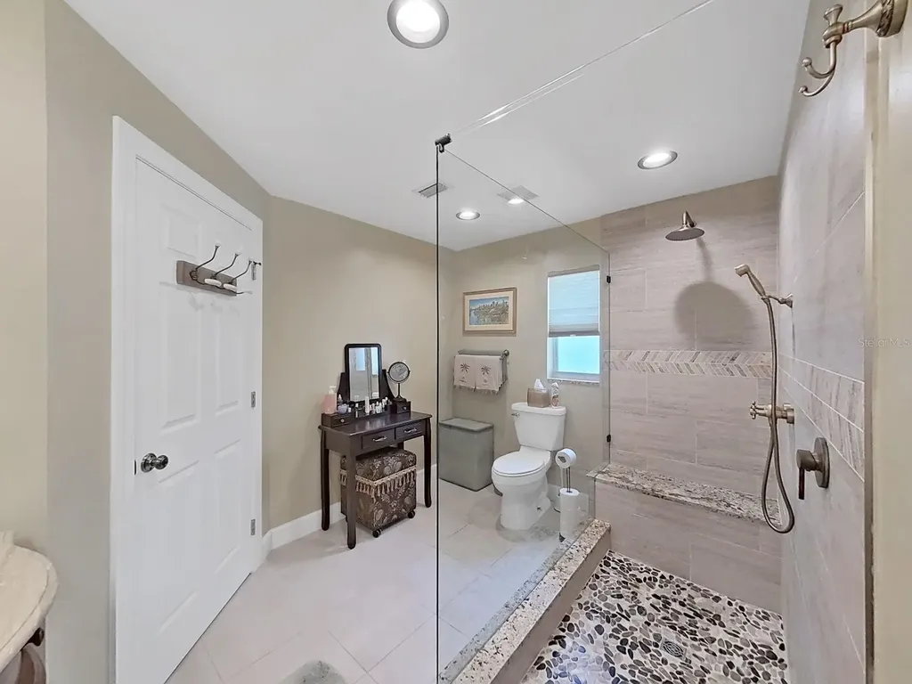 1110 Mclean Street Dunedin FL 34698