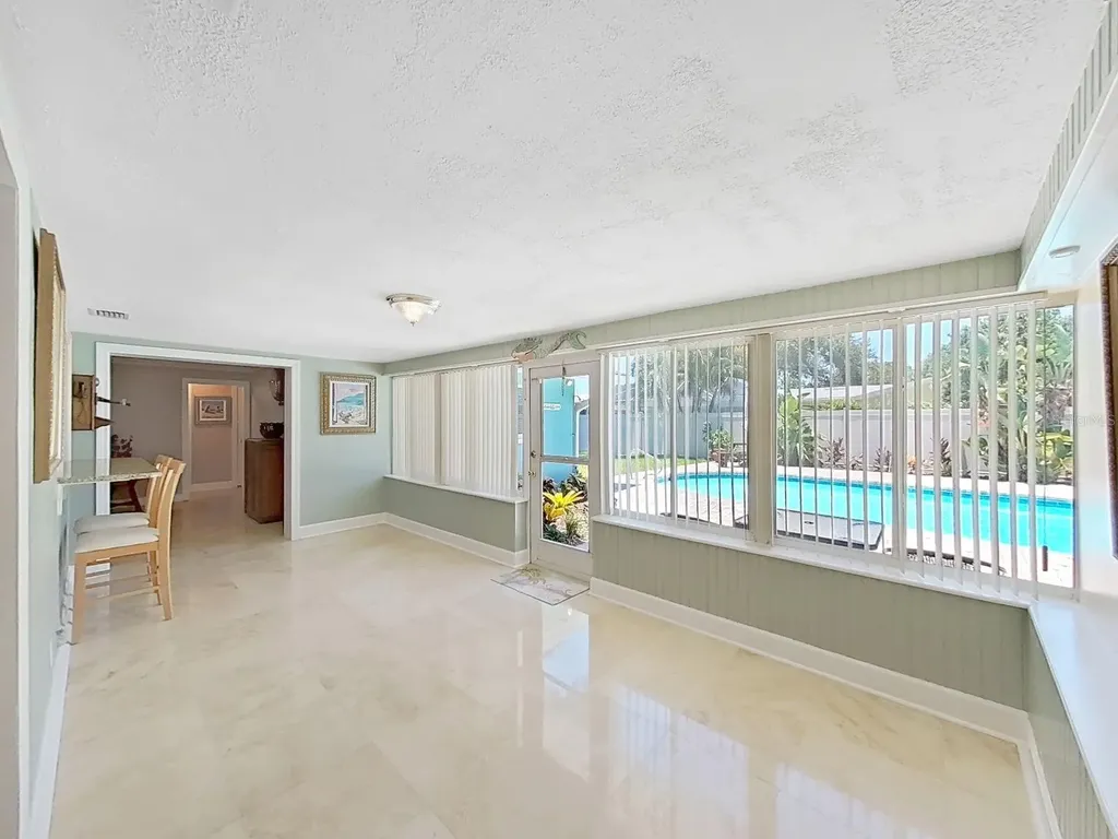 1110 Mclean Street Dunedin FL 34698