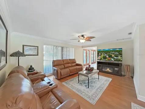 1110 Mclean Street Dunedin FL 34698