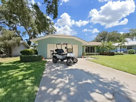 1110 Mclean Street Dunedin FL 34698