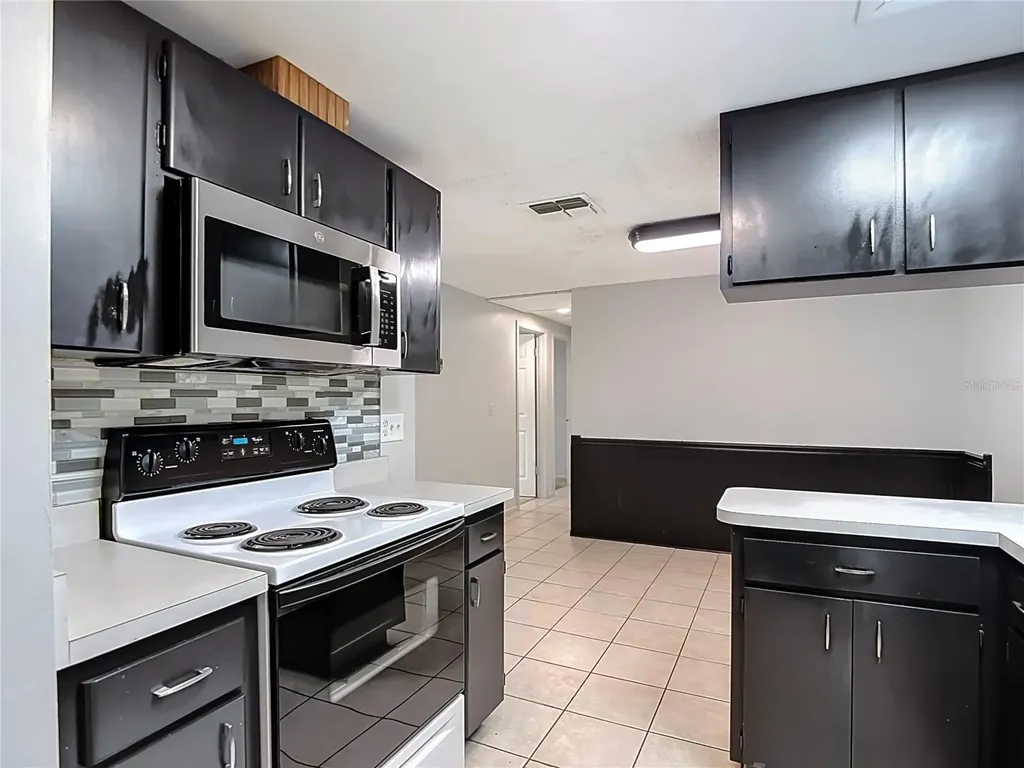 7916 Woodgrove Circle Tampa FL 33615