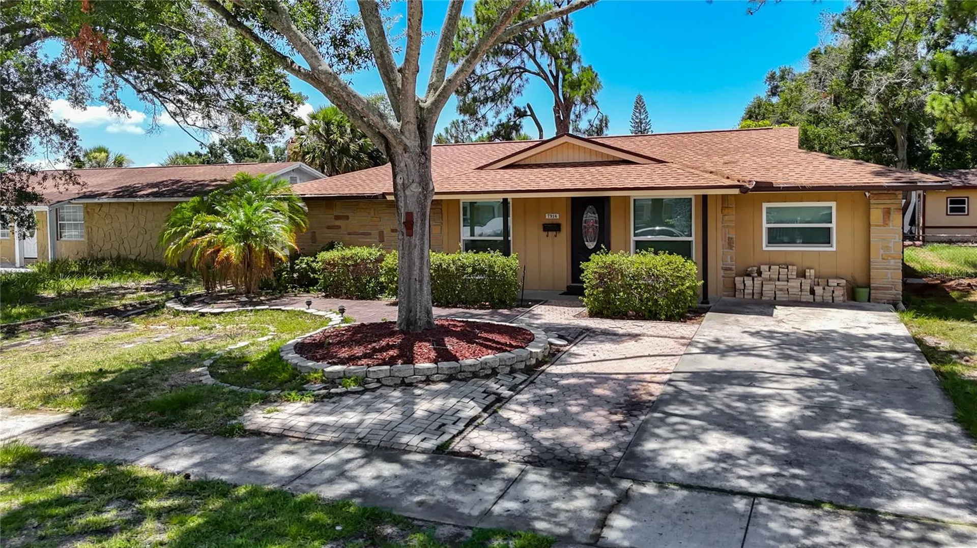 7916 Woodgrove Circle Tampa FL 33615