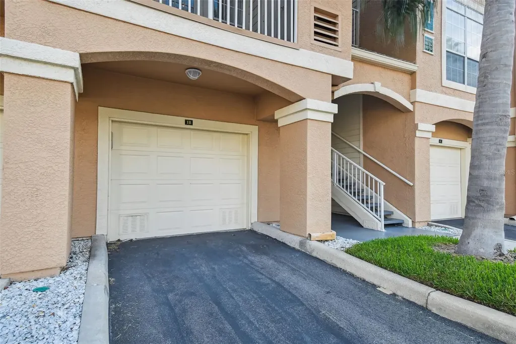 1201 Bay Club Circle Tampa FL 33607
