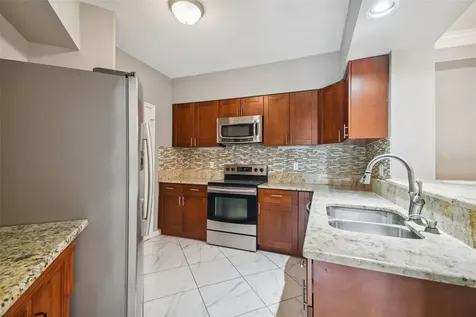 1201 Bay Club Circle Tampa FL 33607