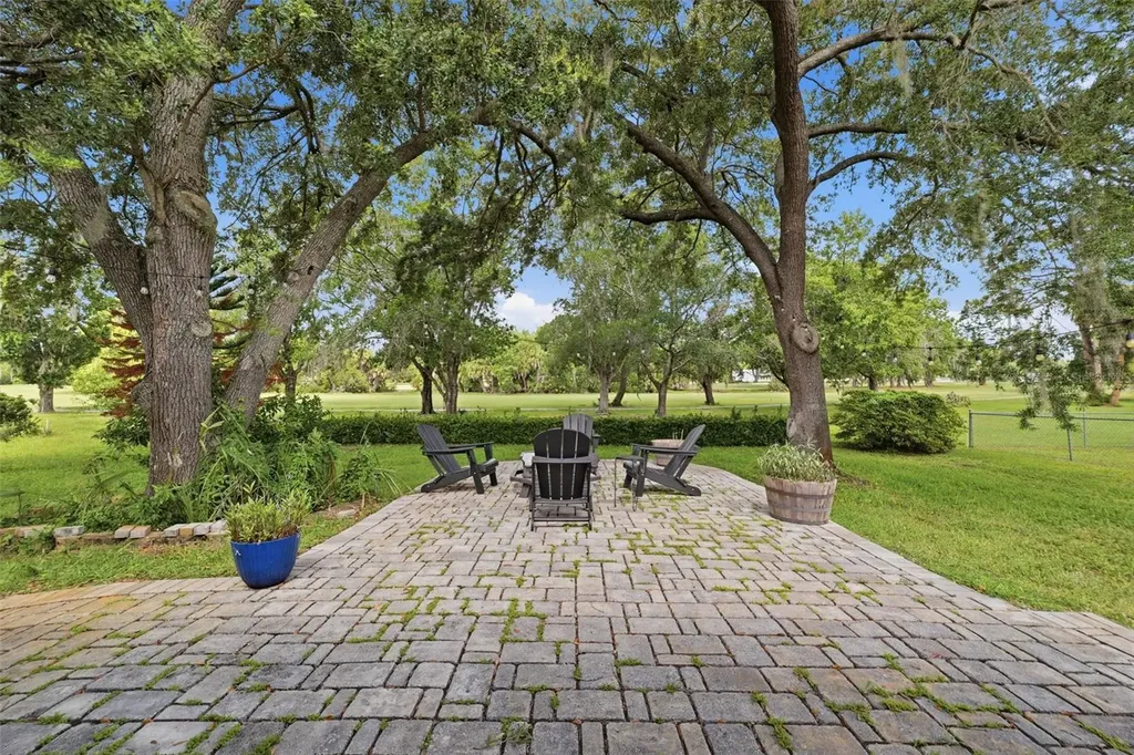 240 N Country Club Drive Crystal River FL 34429