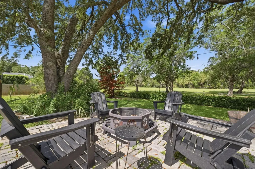 240 N Country Club Drive Crystal River FL 34429