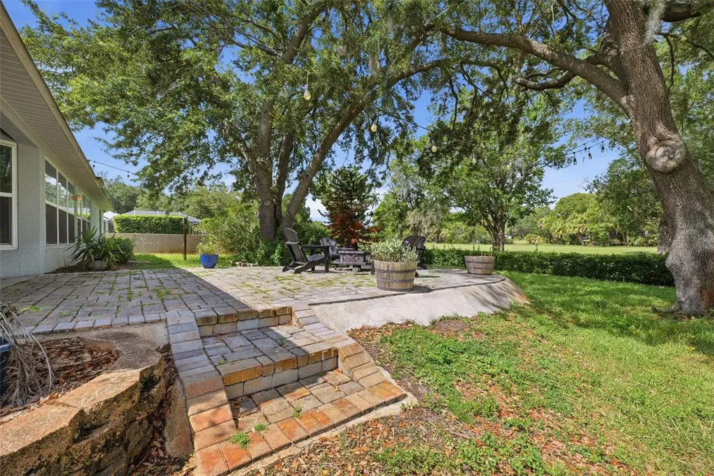 240 N Country Club Drive Crystal River FL 34429