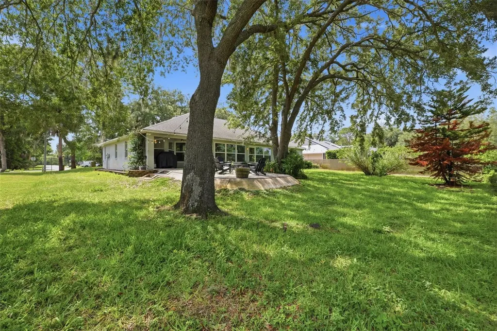 240 N Country Club Drive Crystal River FL 34429
