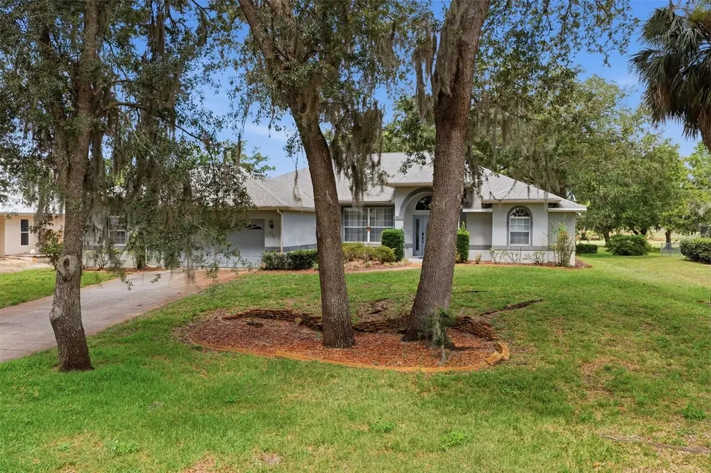 240 N Country Club Drive Crystal River FL 34429