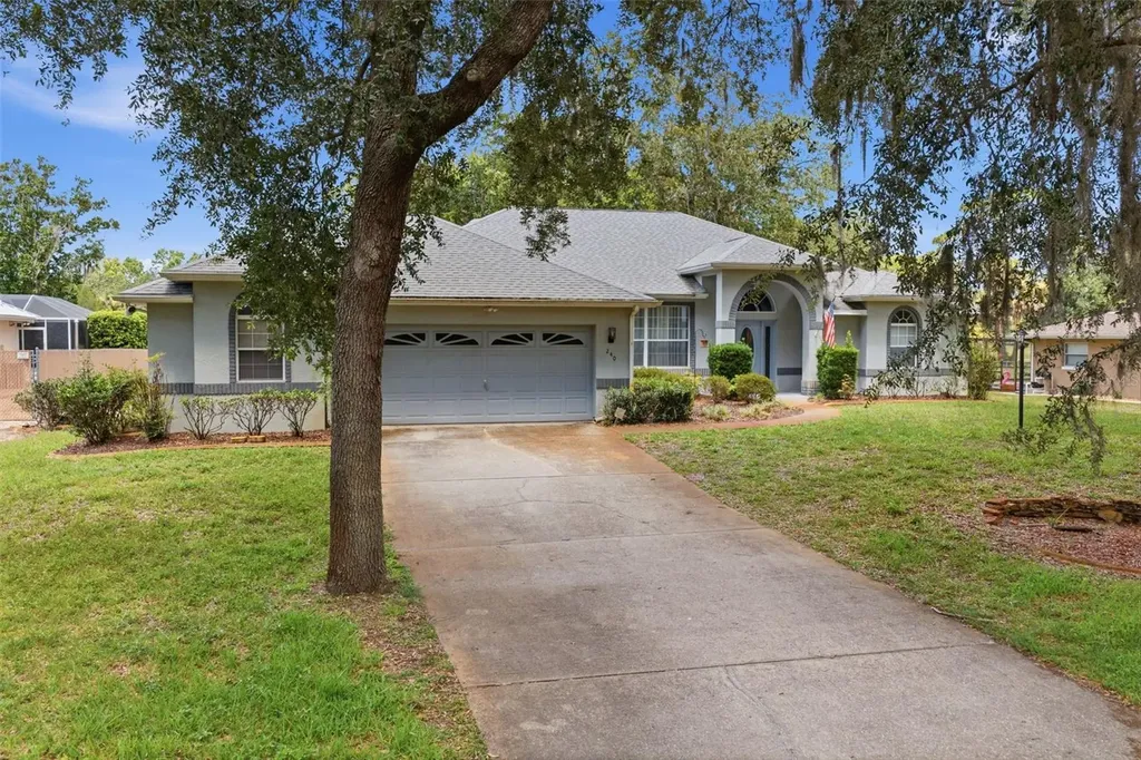 240 N Country Club Drive Crystal River FL 34429