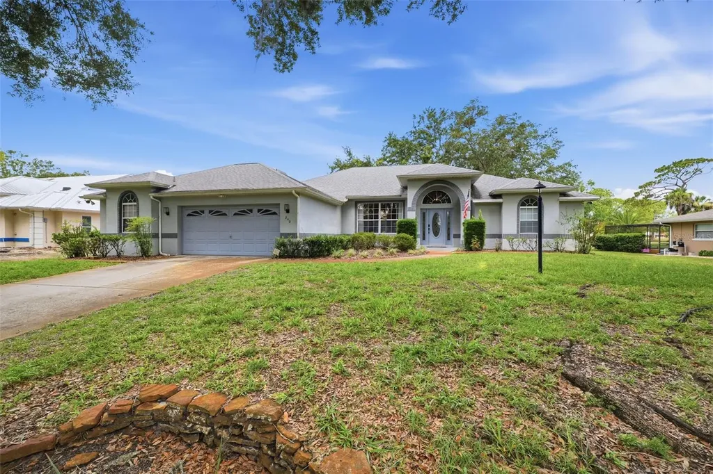 240 N Country Club Drive Crystal River FL 34429