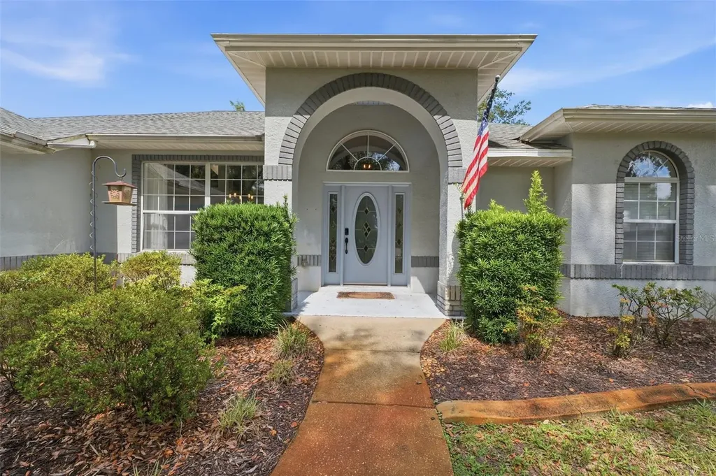 240 N Country Club Drive Crystal River FL 34429