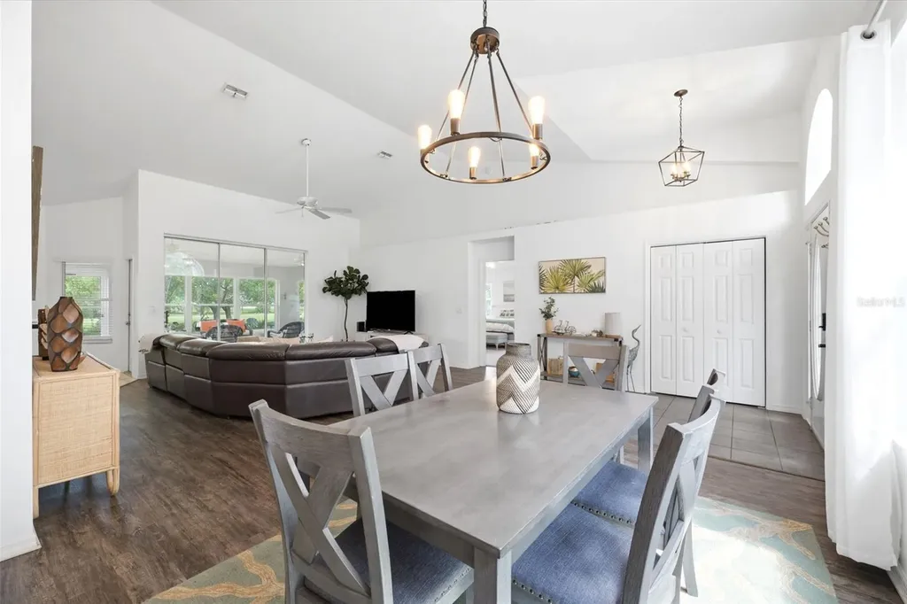 240 N Country Club Drive Crystal River FL 34429