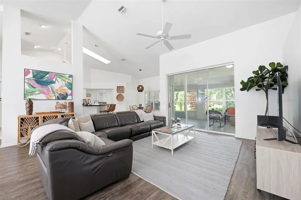 240 N Country Club Drive Crystal River FL 34429