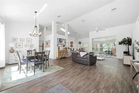 240 N Country Club Drive Crystal River FL 34429