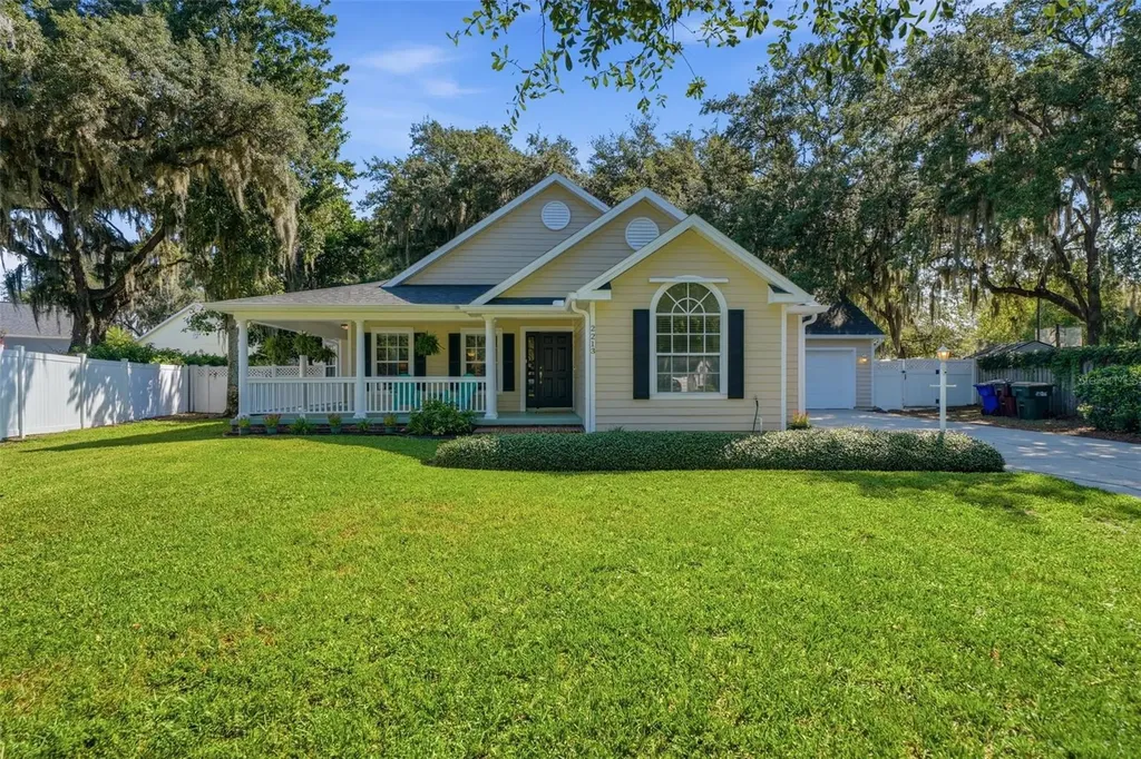 2213 Lange Street Kissimmee FL 34744